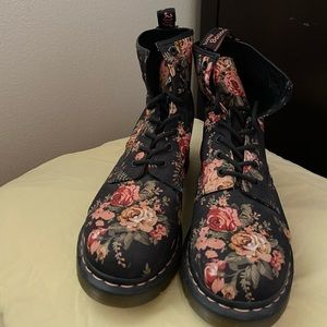 Floral Dr Martens